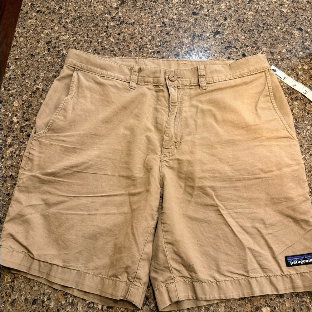 Patagonia Men’s Khaki Casual Shorts 32